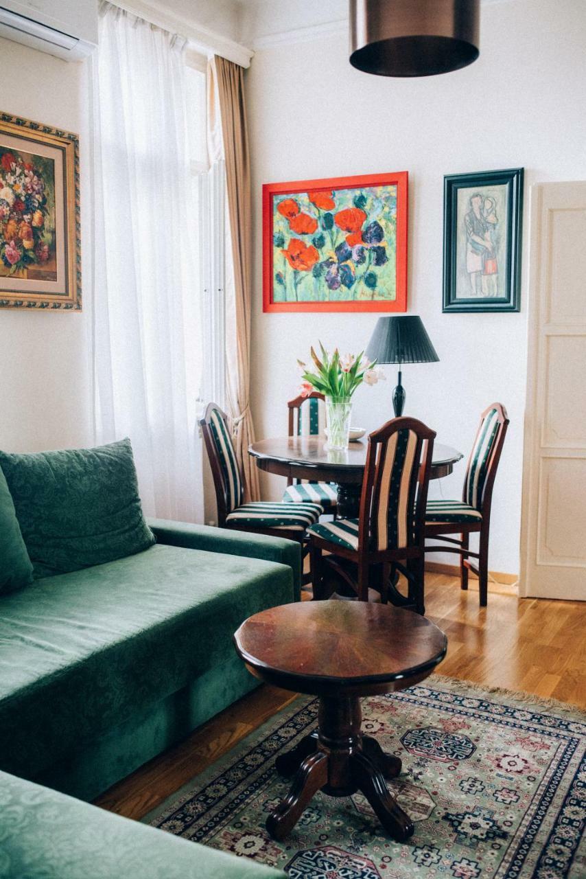 Crown Apartment With Garden View Belgrad Exteriör bild
