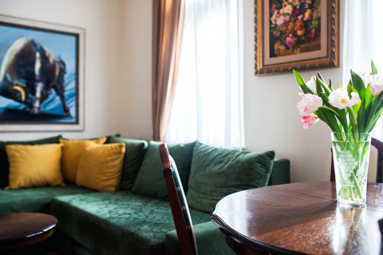 Crown Apartment With Garden View Belgrad Exteriör bild