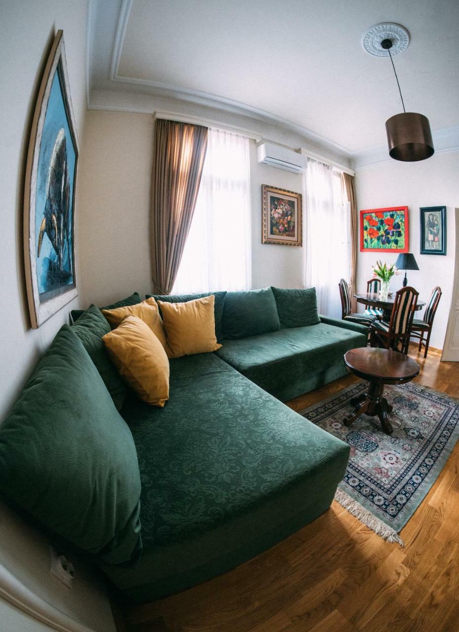 Crown Apartment With Garden View Belgrad Exteriör bild